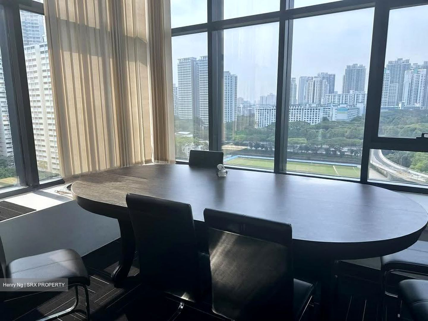 Zhongshan Mall (D12), Office #635435131